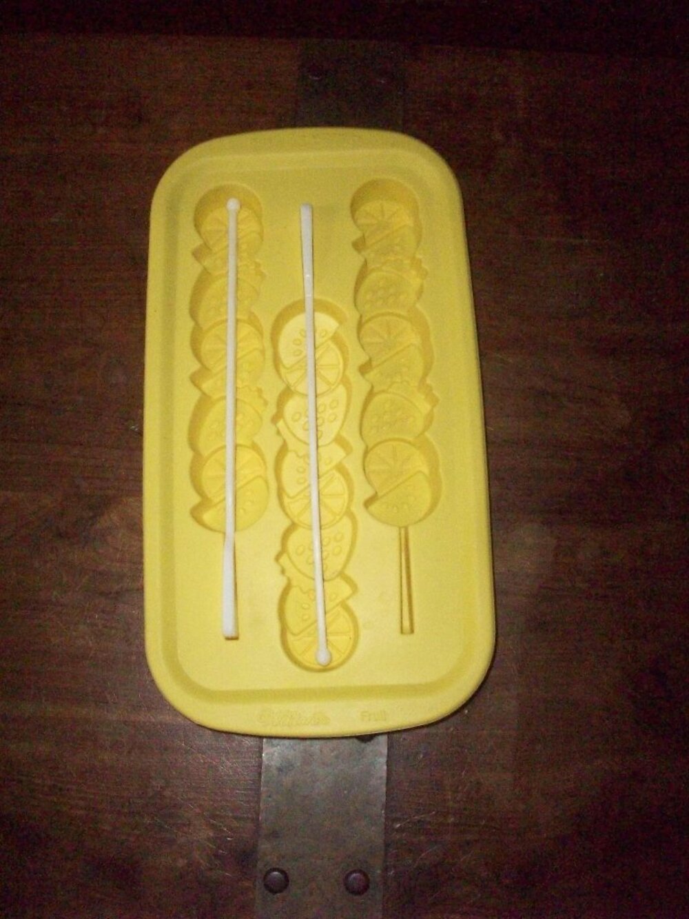 Wilton Silicone  Mold  ~ Fruit Flexible Ice Cube Tray ~ skewers Popsicles Sticks
